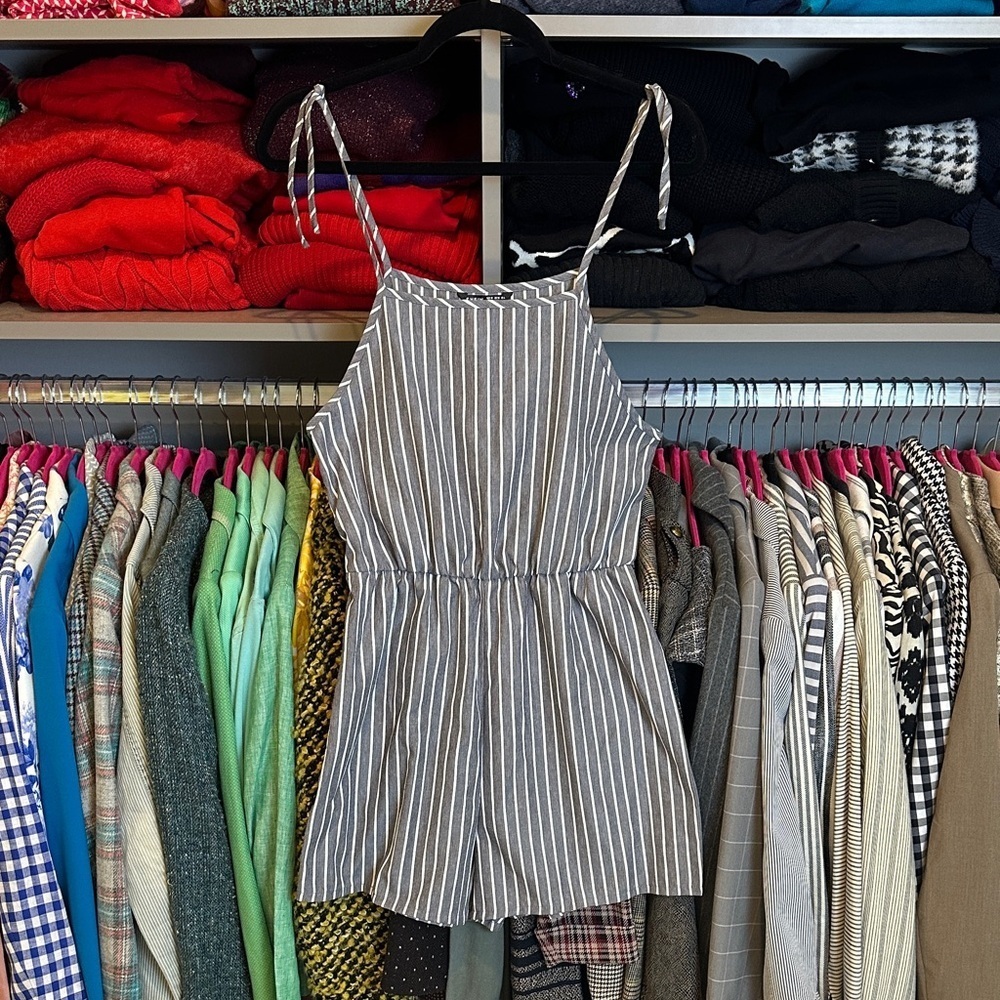 SHEIN gray/white striped elastic waistband romper size M
